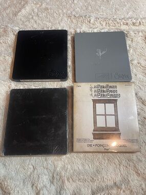 Sizzix Window & Frame Die Set with Black and Gray Plates